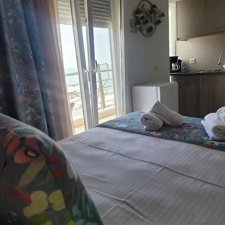 Aparthotel Aigialos Peraía